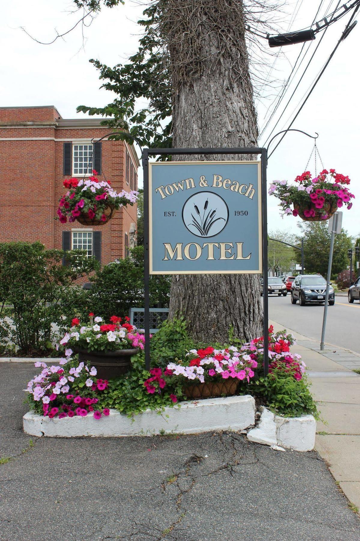 Town & Beach Motel Falmouth Bagian luar foto